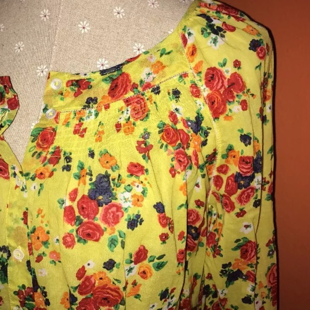 ANTHROPOLOGIE~POSTAGE STAMP~Lemon bloom Top 6
